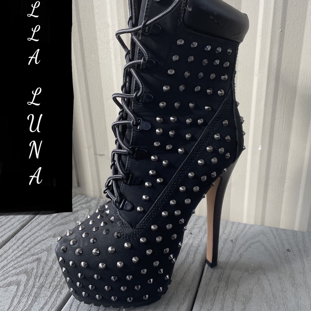 Bella Luna Combat platforms